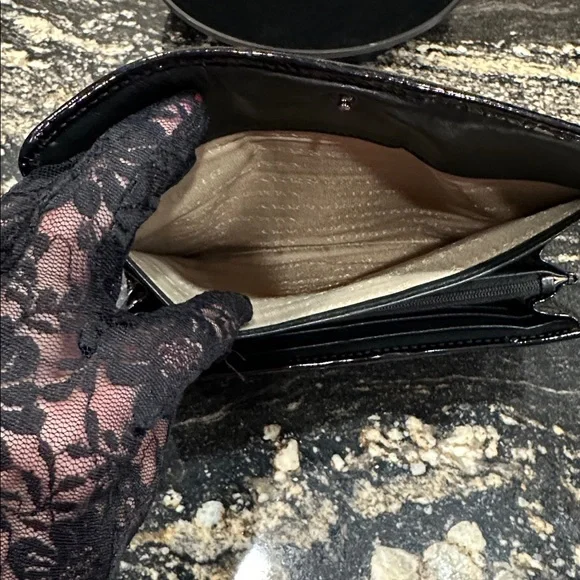 Burberry Black Novacheck Canvas and Patent Leather Penrose Continental Wallet - Picture 5 of 13